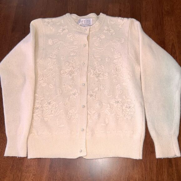 Vintage Petite Sophisticate Ivory Angora Wool Beaded Pearl Cardigan Sweater 8P - Picture 6 of 7